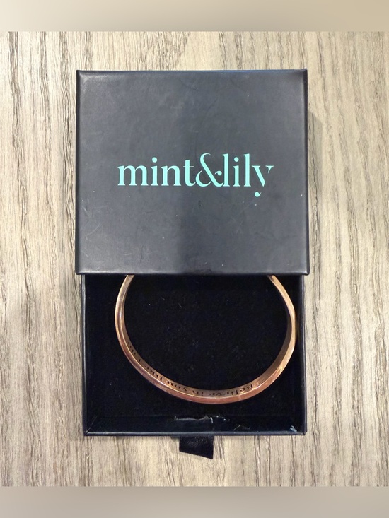 Mint&Lilly Jewelry - Mint&Lily Cuff Bracelet "Believe in you like I do"